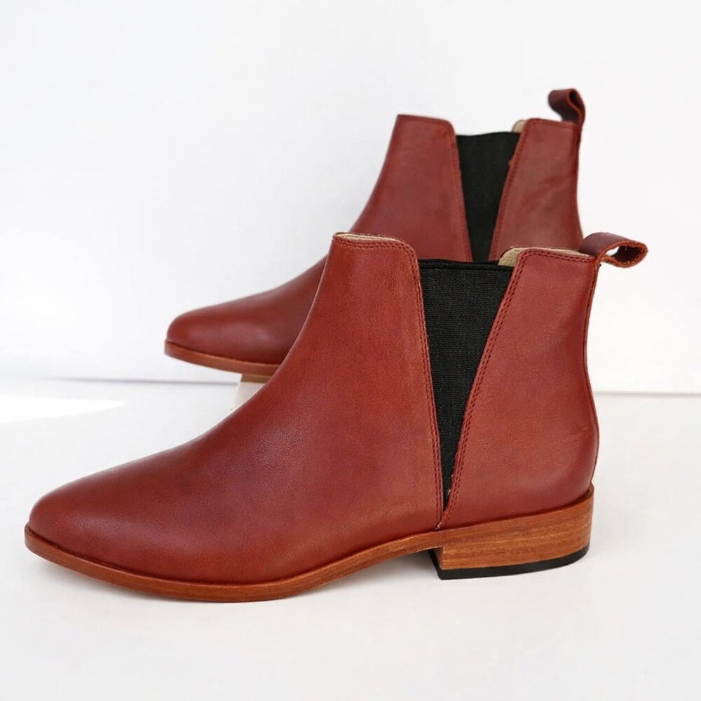 Nisolo Everyday LeatherChelsea Boot, runs small, Size 7 in Auburn